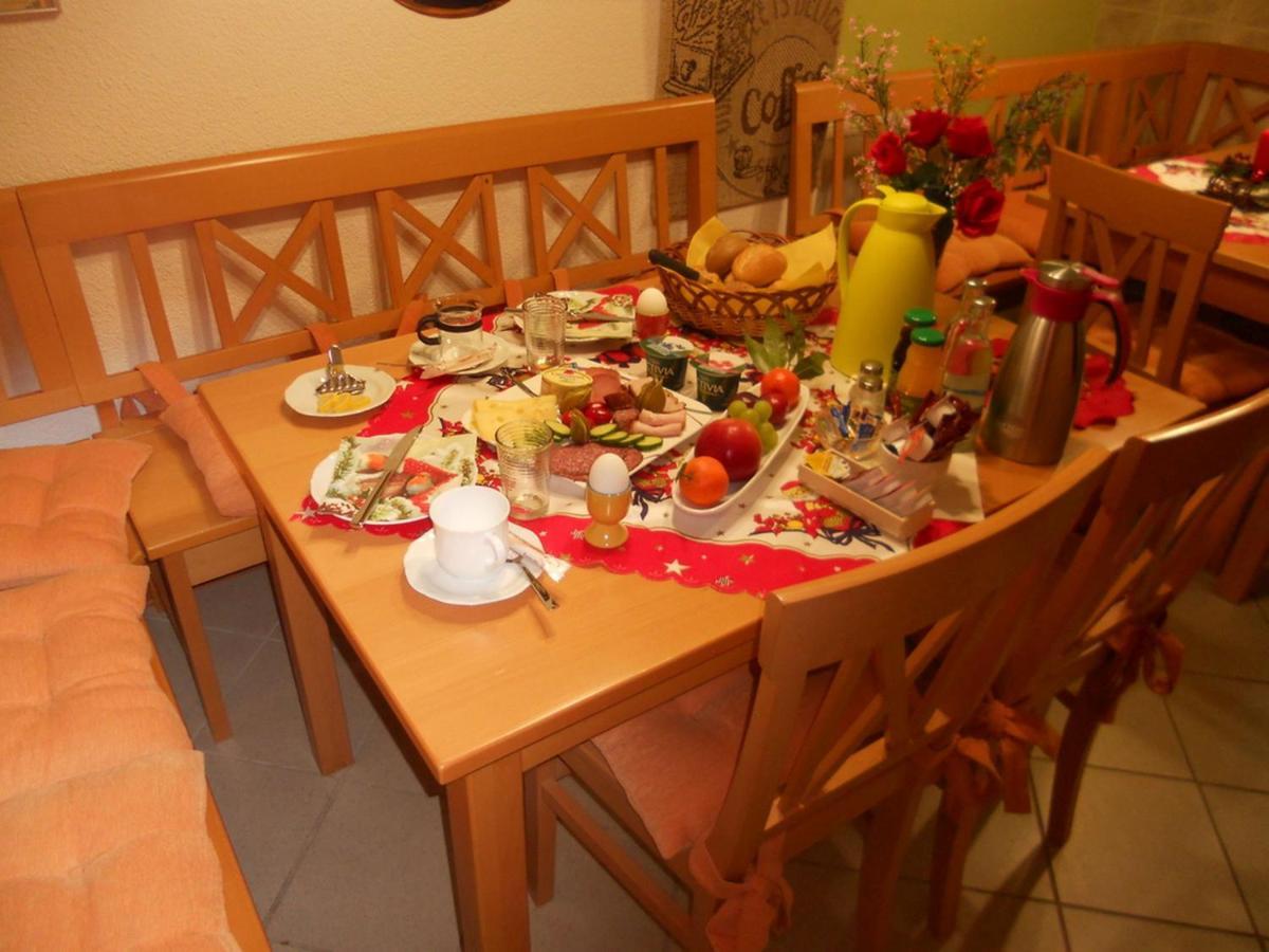 Familienpension แอร์ฟวร์ท ภายนอก รูปภาพ